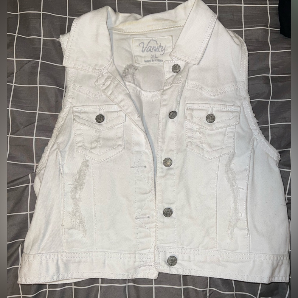 White vest